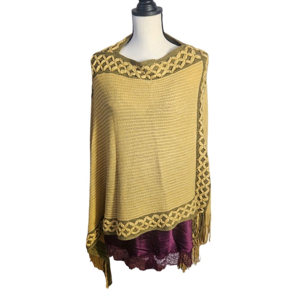 Knitted Poncho - Picture 2 of 10